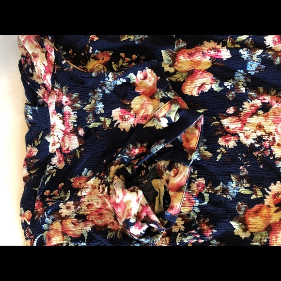 Women’s Dress - Picture 5 of 5